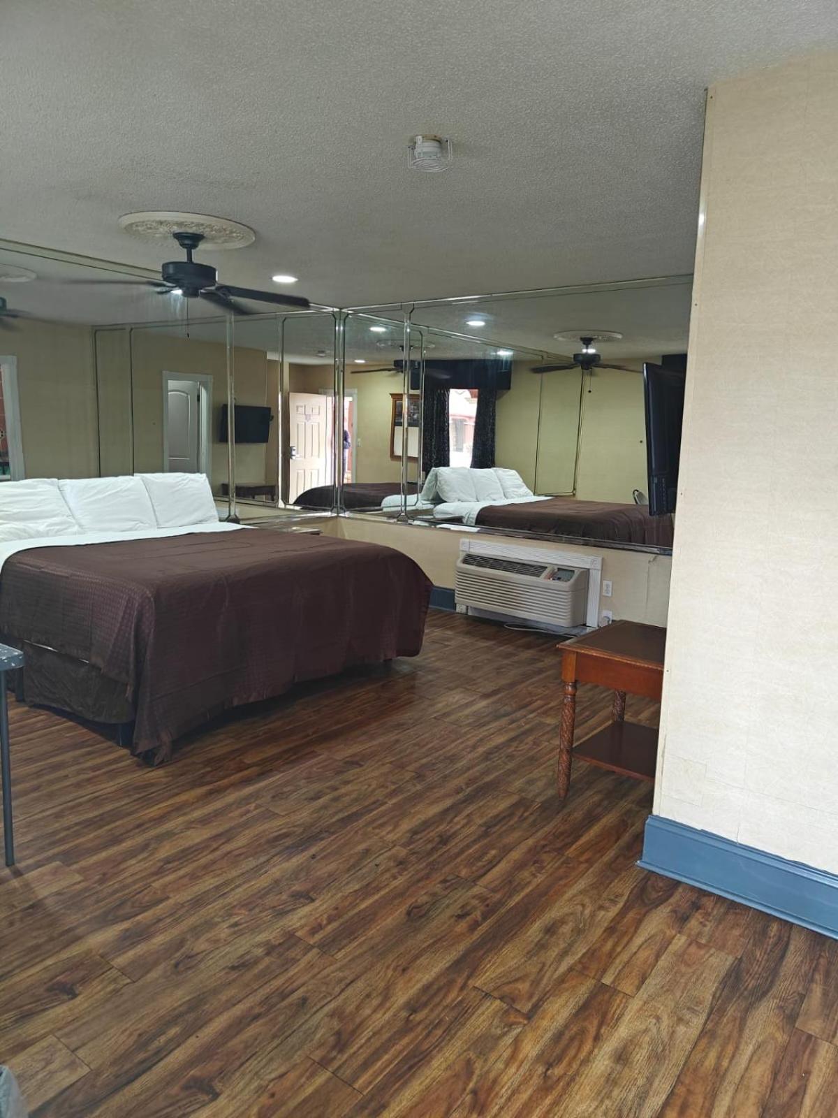 Deluxe Inn - Саванна Экстерьер фото